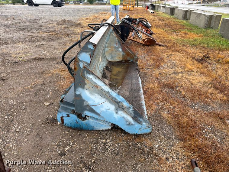 Schaeff SKS2 Side Dump Bucket - photo 4