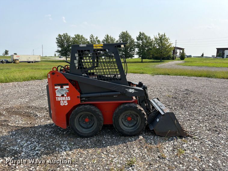 Thomas 85 Skid Steer Loader - photo 4