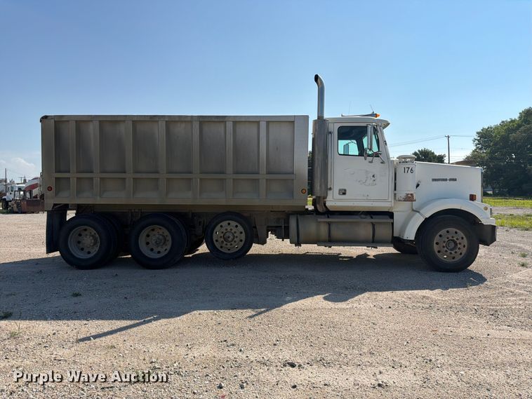 1998 Western Star 4900 Dump Truck - photo 4