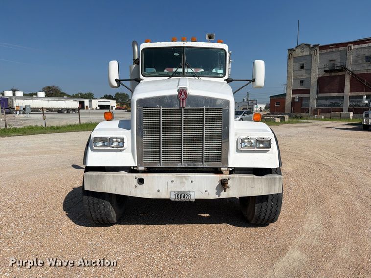 2004 Kenworth W900 Ready Mix Truck - photo 2