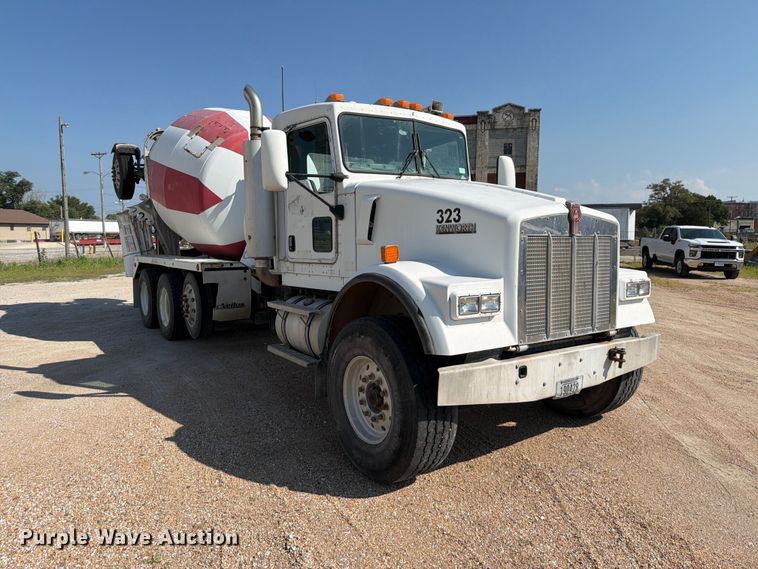 2004 Kenworth W900 Ready Mix Truck - photo 3
