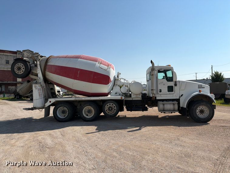 2004 Kenworth W900 Ready Mix Truck - photo 4