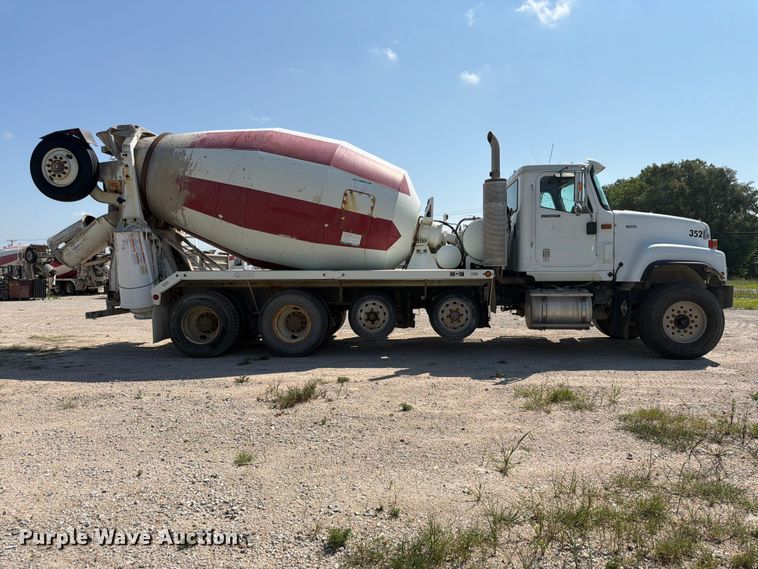 2013 International PayStar 5500i - photo 4