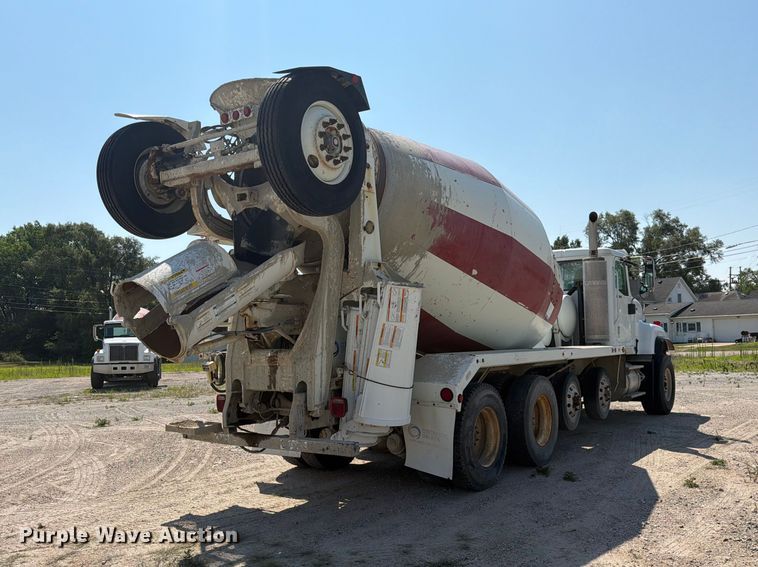 2013 International PayStar 5500i - photo 5