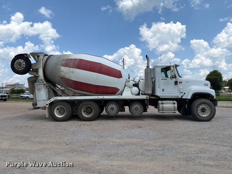 2013 International Paystar Ready Mix Truck - photo 4