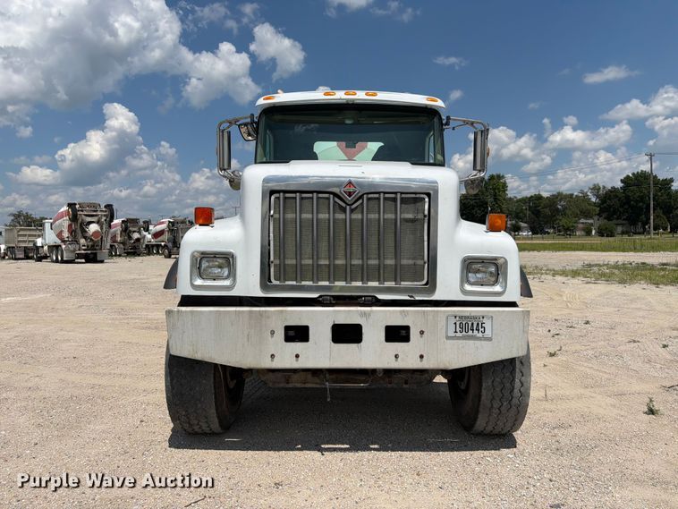 2013 International PayStar 5500i Ready Mix Truck - photo 2