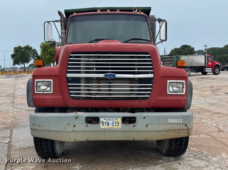 1997 Ford LT8000 Dump Truck - photo 2