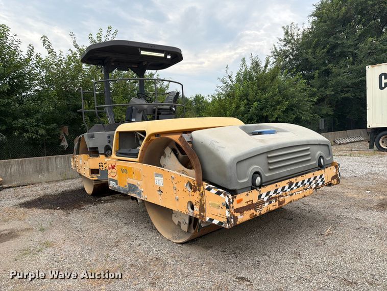 2012 Volvo DD138HF Double Drum Vibratory Roller - photo 3
