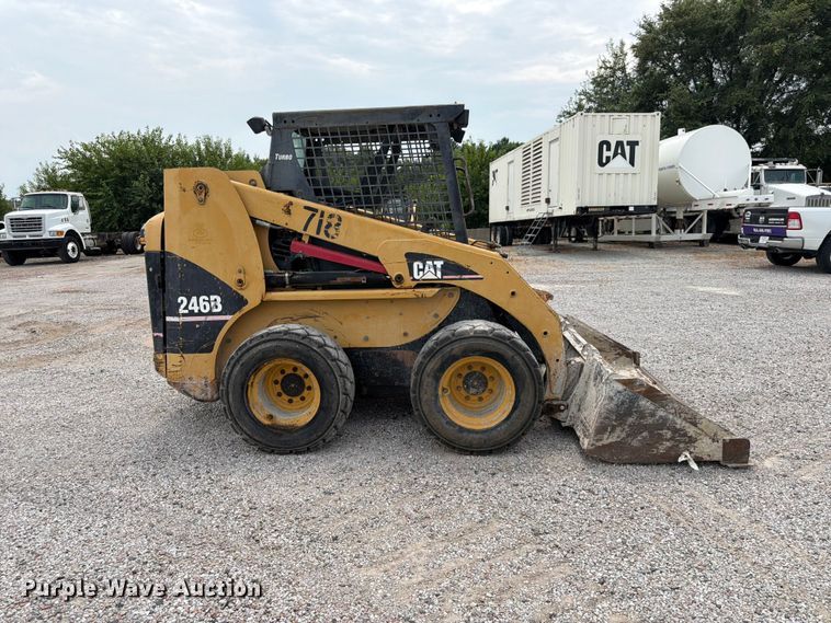 2004 Caterpillar 246B Skid Steer Loader - photo 4