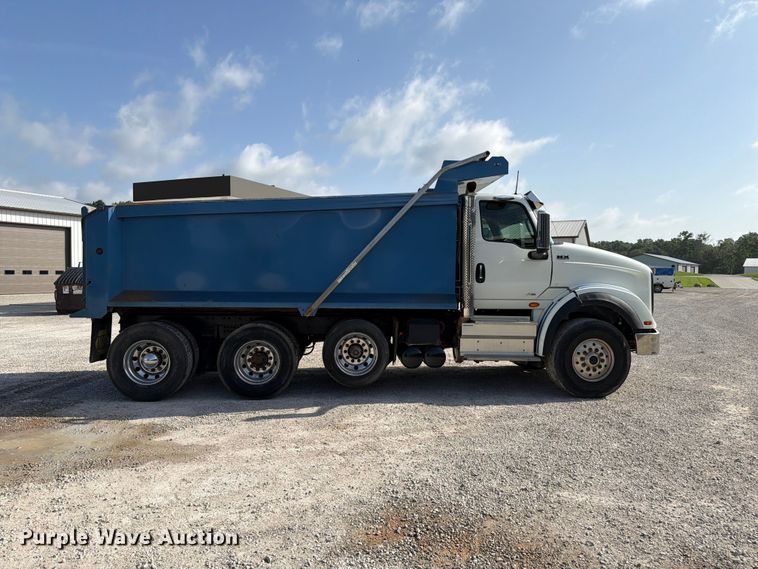 2022 International HX620 Dump Truck - photo 4