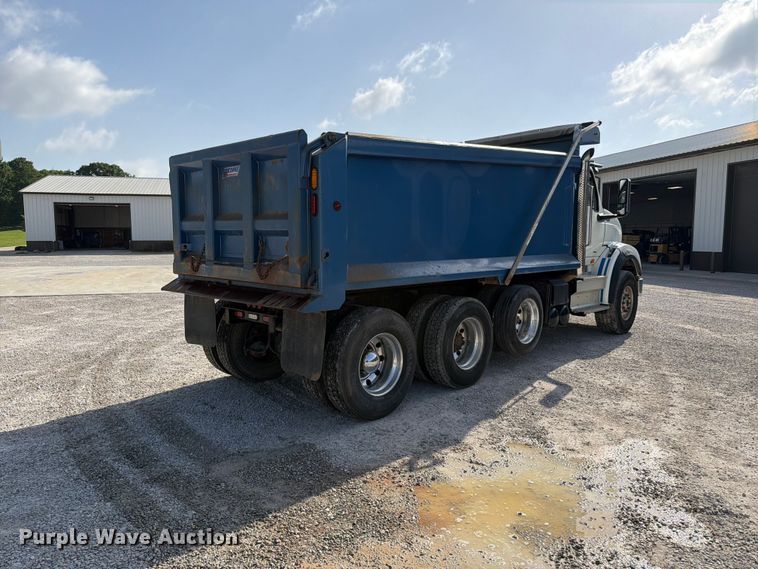 2022 International HX620 Dump Truck - photo 5