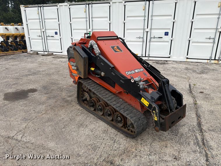 2023 Ditch Witch SK1550 Compact Utility Loader - photo 3