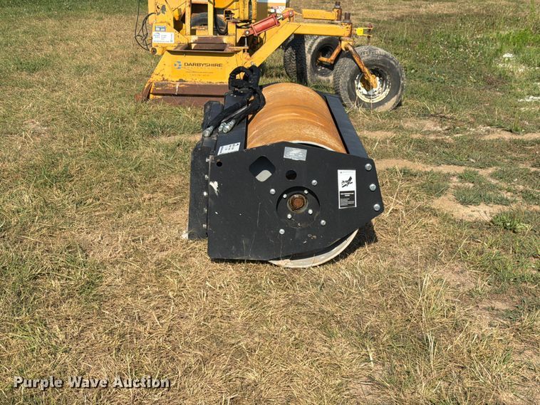 2024 003-06-72-001 Skid Steer Vibratory Roller - photo 4