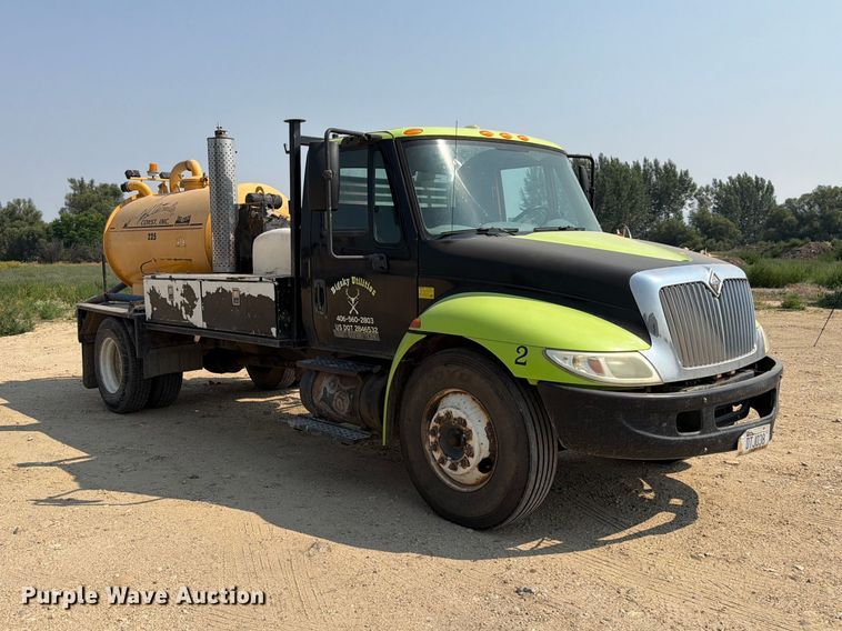 2007 International 4300 Vacuum Truck - photo 3