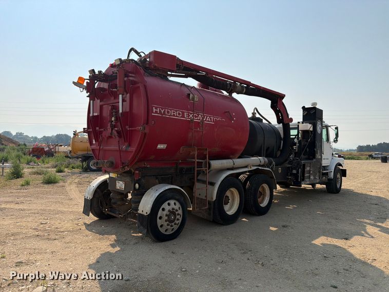 1999 Volvo WG Vacuum Truck - photo 5