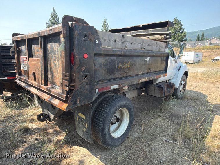 2000 Ford F750 Super Duty Dump Truck - photo 5