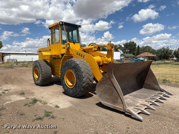 1991 John Deere 644E Wheel Loader - photo 3