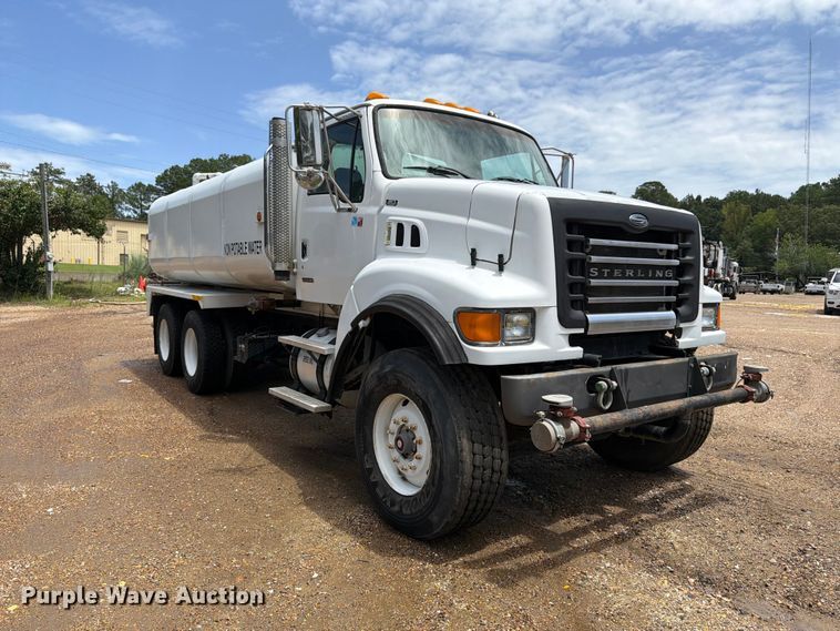 2005 Sterling L8500 Water Truck - photo 3