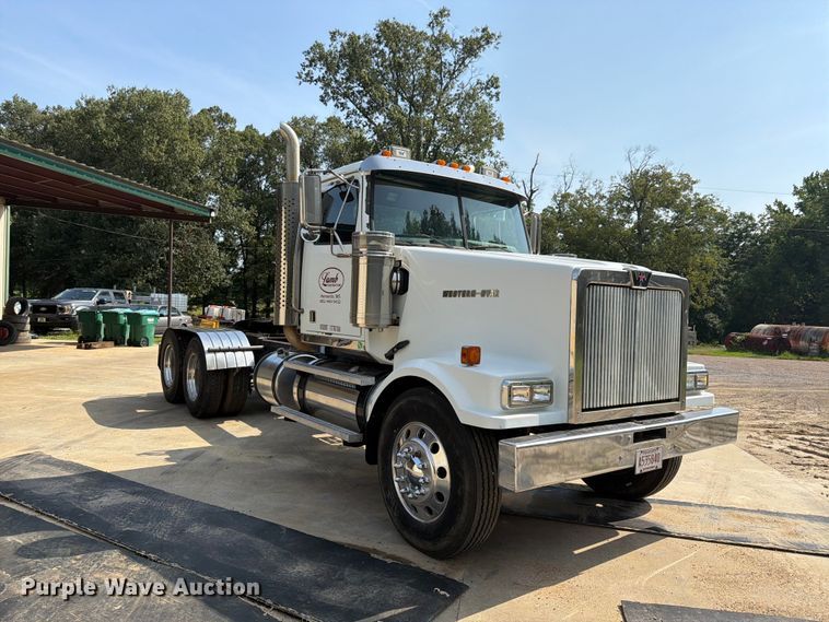 2007 Western Star 4900 Semi Truck - photo 3