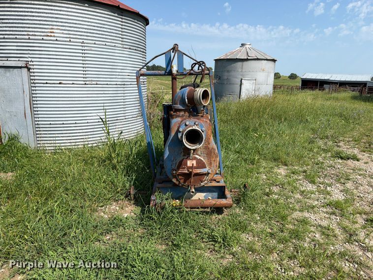 10 Series 16C2-4045D Water Pump - photo 2