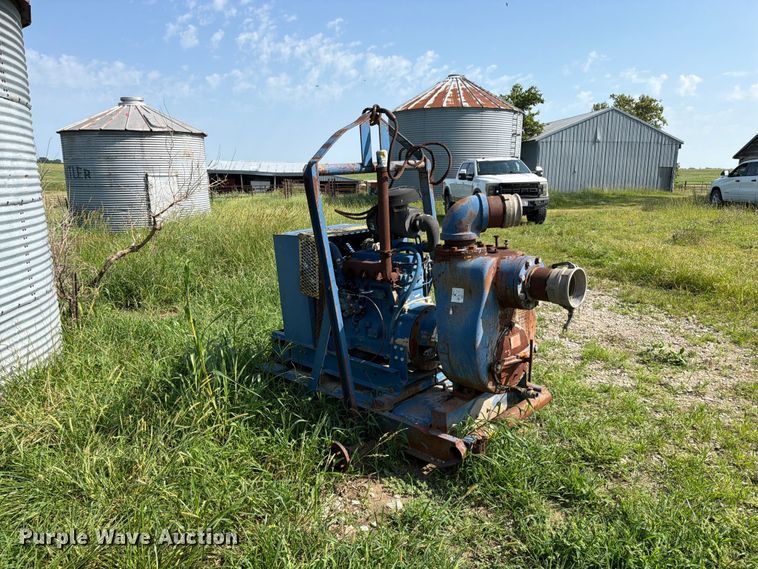 10 Series 16C2-4045D Water Pump - photo 3