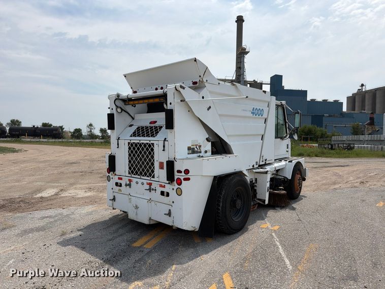 2001 Johnston M4 Street Sweeper - photo 5