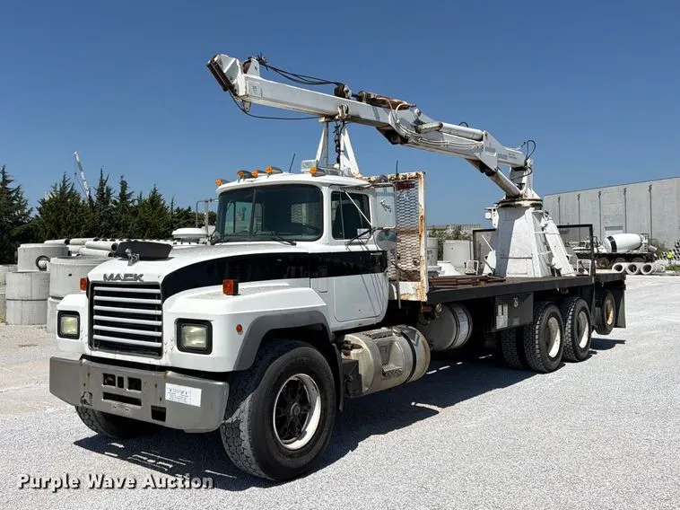 2001 Mack RD680S Crane Truck