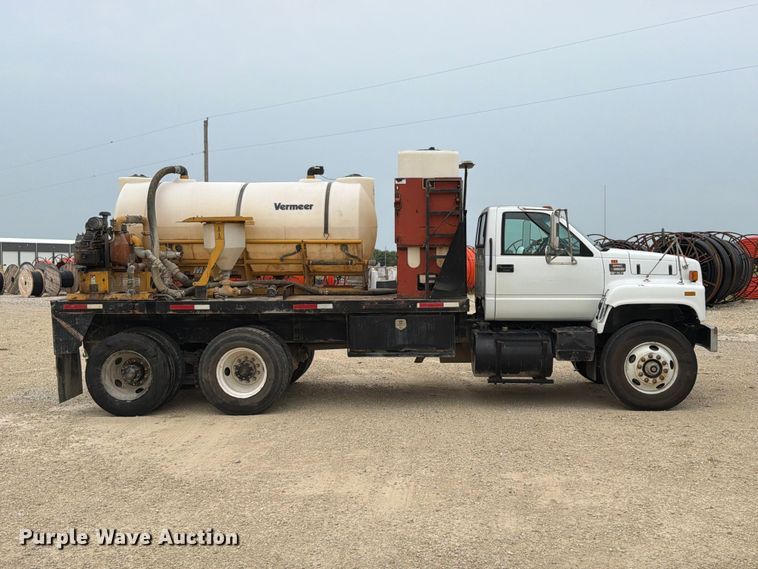 1999 GMC C8500 Flatbed Truck - photo 4