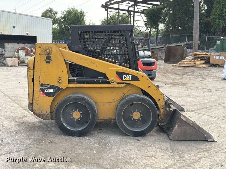 2012 Caterpillar 236B3 Skid Steer Loader - photo 4