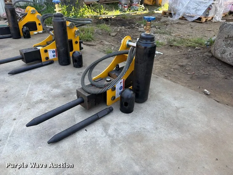 Typhon 0.8-2.5 Ton Breaker
