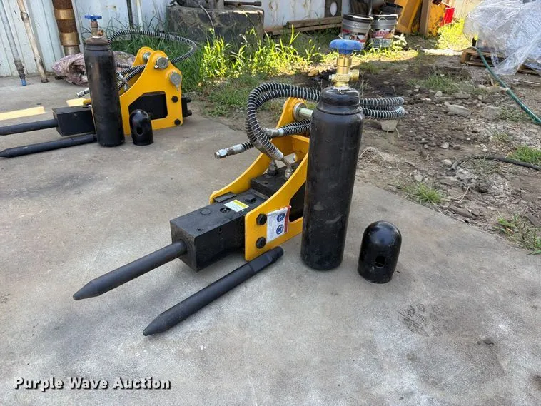 Typhon 0.8-2.5 Ton Breaker