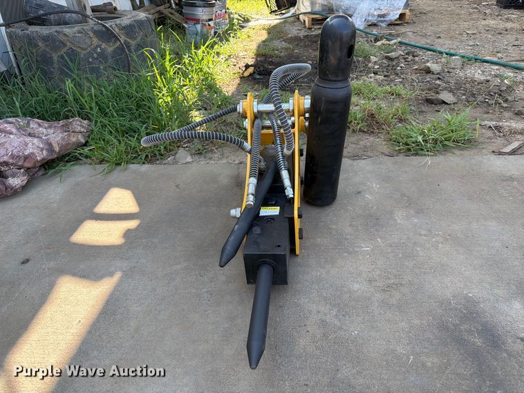 Typhon 0.8-2.5 Ton Breaker - photo 2