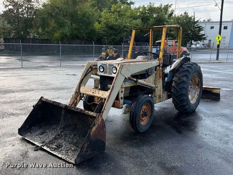 Long 1563 Tractor