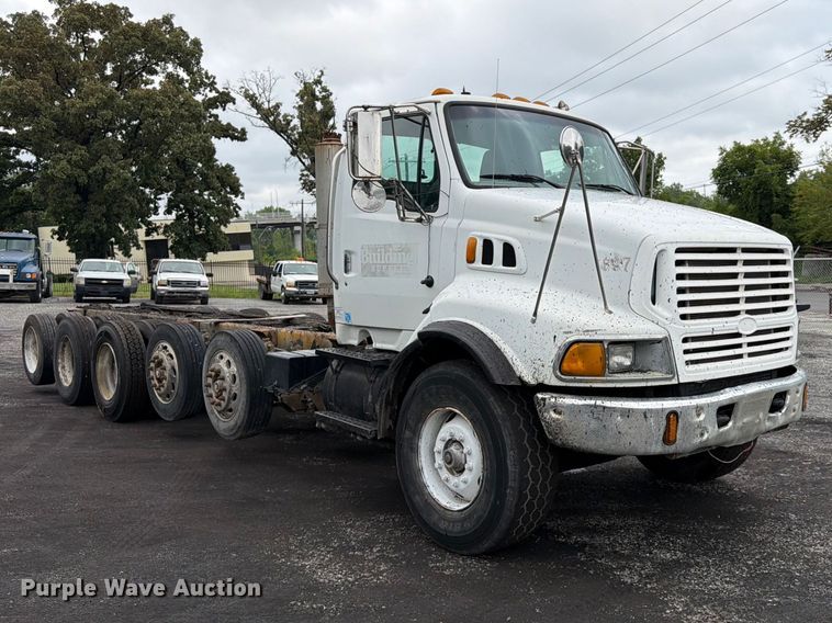 2004 Sterling L9500 Truck Cab And Chassis - photo 3