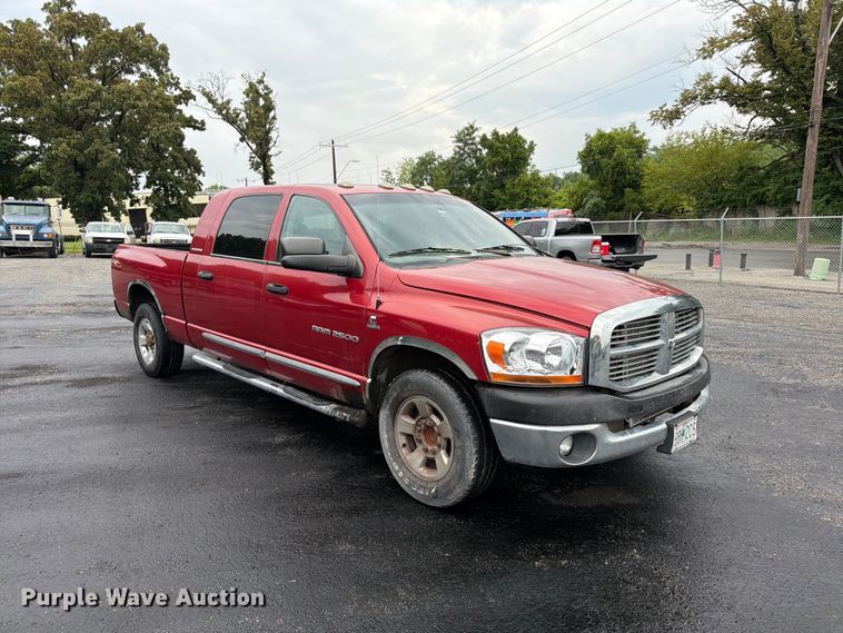 2006 Dodge Ram 2500 Crew Cab Pickup Truck - photo 3