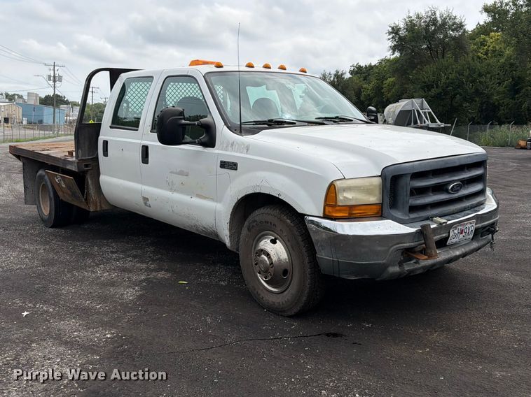 2000 Ford F350 Super Duty Crew Cab Flatbed Pickup Truck - photo 3