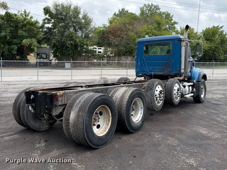 2002 Mack CV Truck Cab And Chassis - photo 5