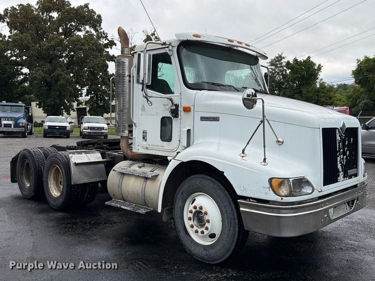 2000 International 9100i Semi Truck - photo 3