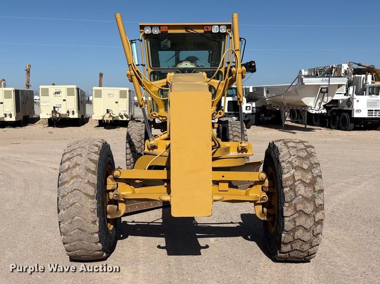 1999 Caterpillar 140H Motor Grader - photo 2