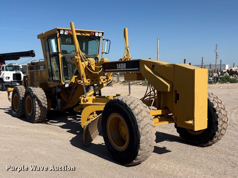 1999 Caterpillar 140H Motor Grader - photo 3