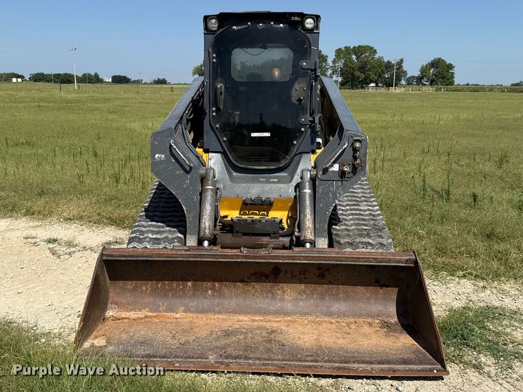 2016 John Deere 333G Tracked Skid Steer Loader - photo 2