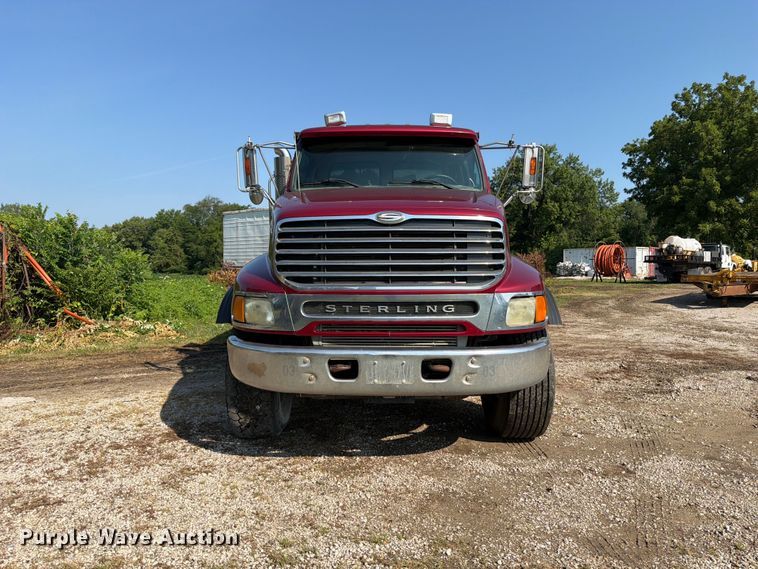 2004 Sterling L9500 Series Dump Truck - photo 2