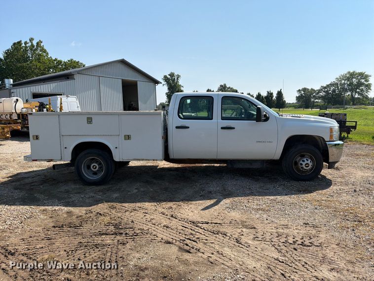 2012 Chevrolet Silverado 3500 Crew Cab Utility Bed Pickup Truck - photo 4