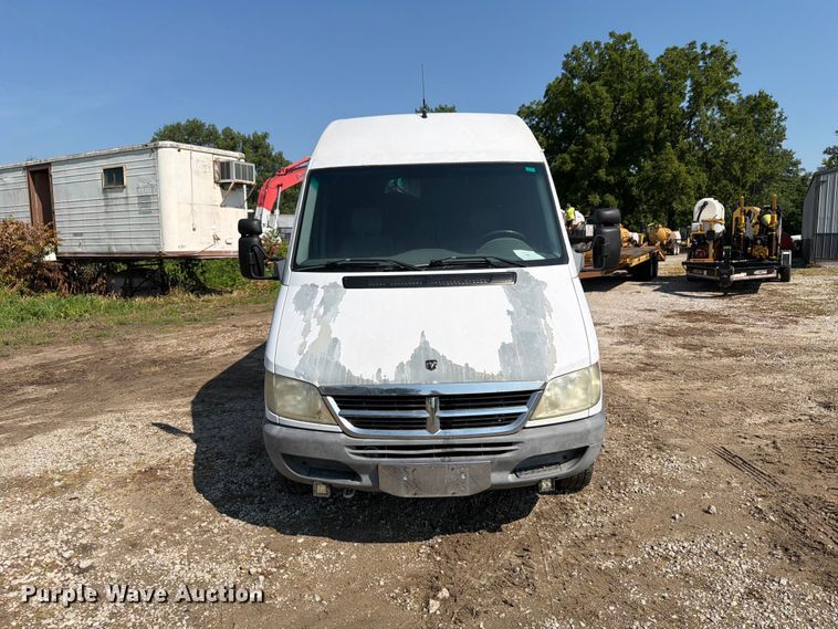 2005 Dodge Sprinter Van - photo 2