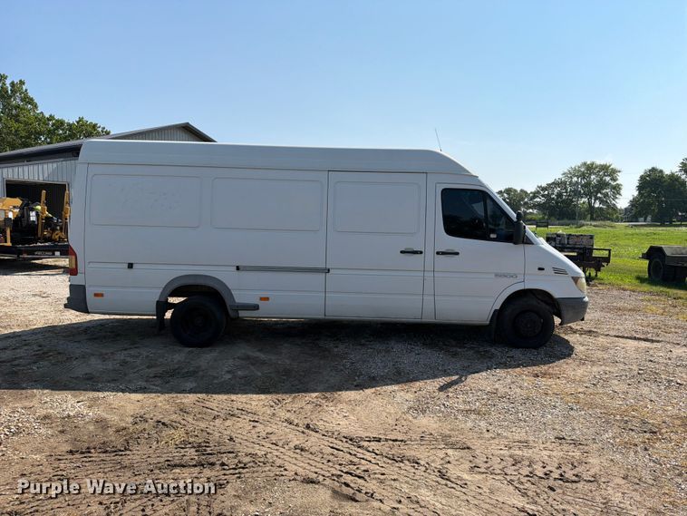 2005 Dodge Sprinter Van - photo 4