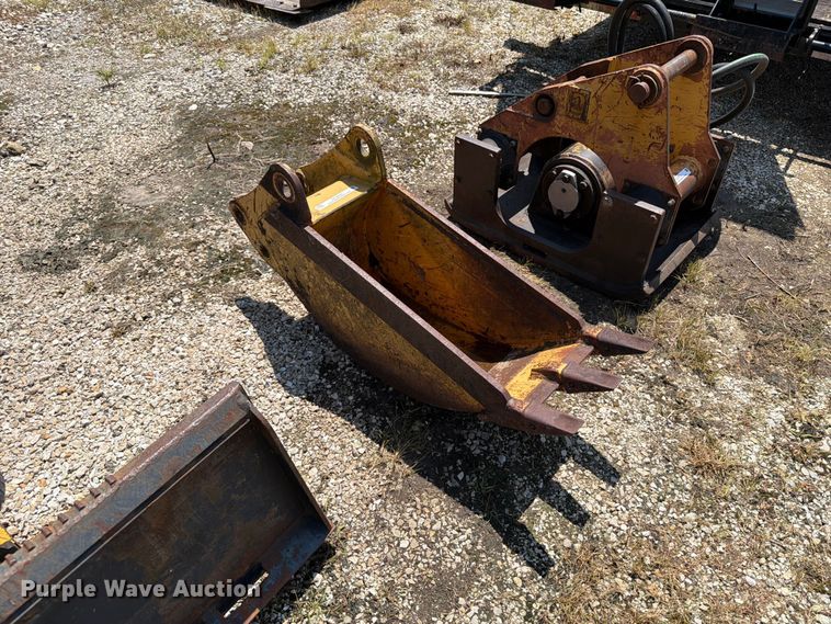 Caterpillar Backhoe Bucket - photo 3