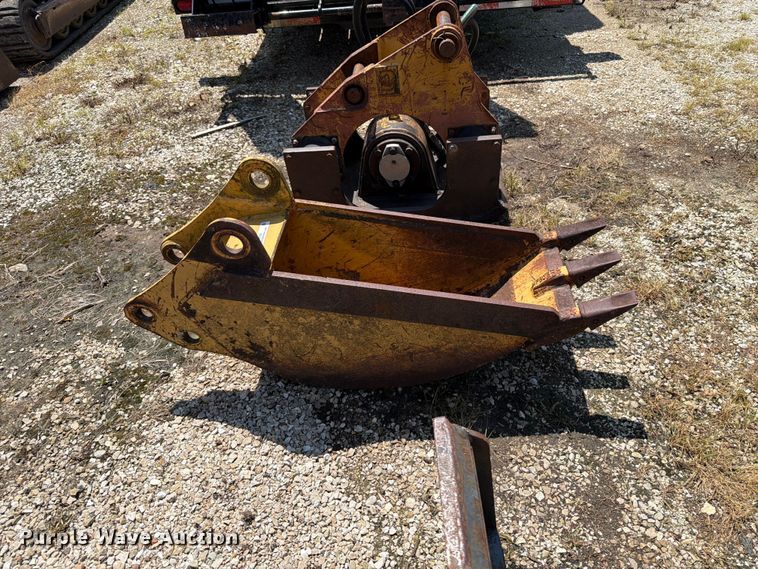 Caterpillar Backhoe Bucket - photo 4