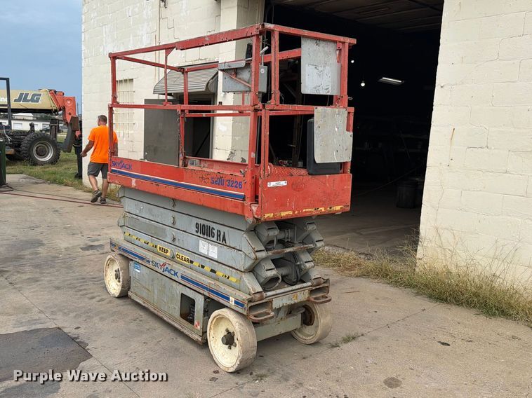 2012 Skyjack SJ 3226 Scissor Lift - photo 3