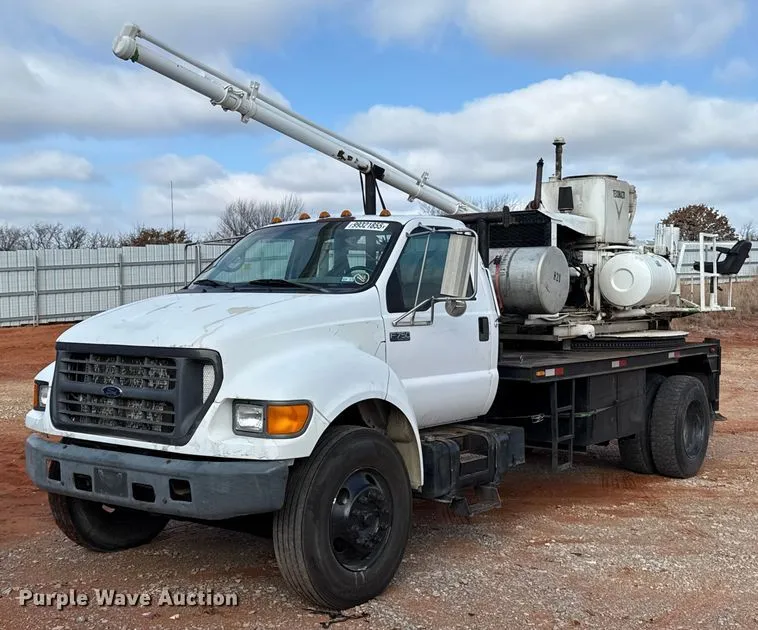 2001 Ford F750 Super Duty Pressure Digger Truck