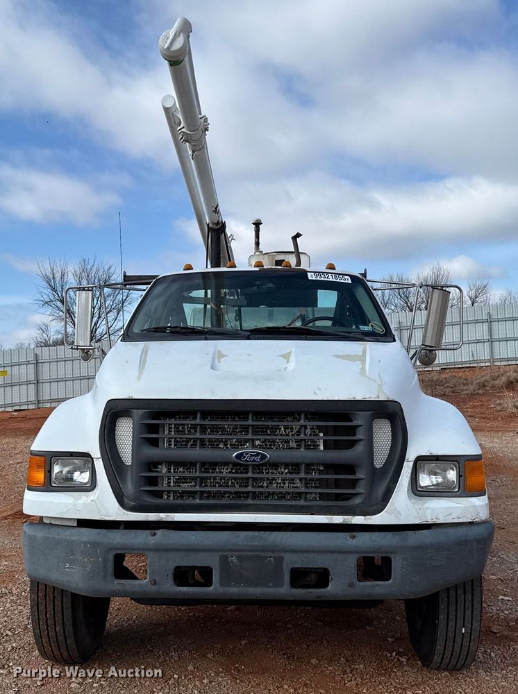 2001 Ford F750 Super Duty Pressure Digger Truck - photo 2